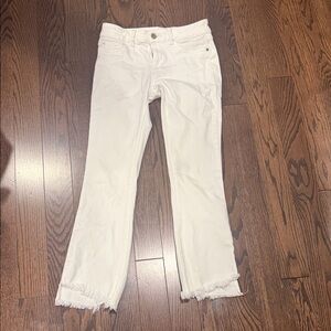 DL1961 Women's Cropped White Jeans with Frayed Hem